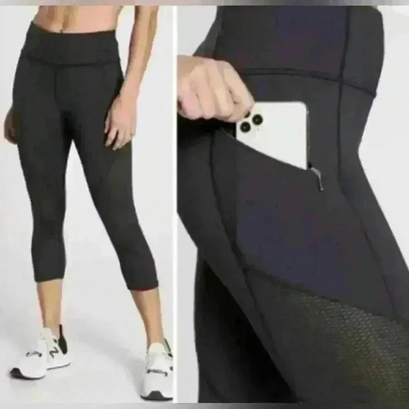 Athleta Women's  Mesh Contender Capri Leggings Black Zipper Pockets Size XS - Picture 1 of 9